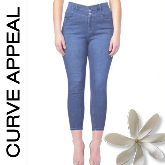 NWOT 🦋 CURVE APPEAL Blue Denim Capris | Size: 8/29 - Picture 16 of 16